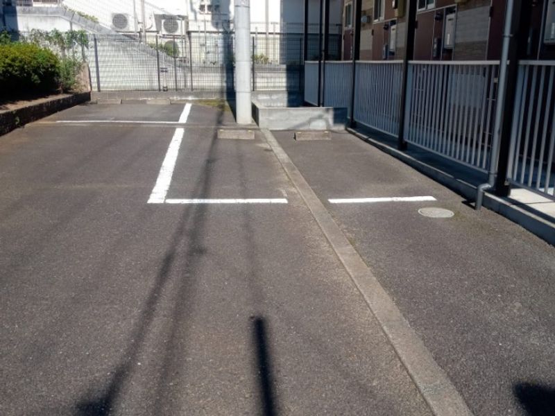 レオパレスプレジデンス　２ 駐車場