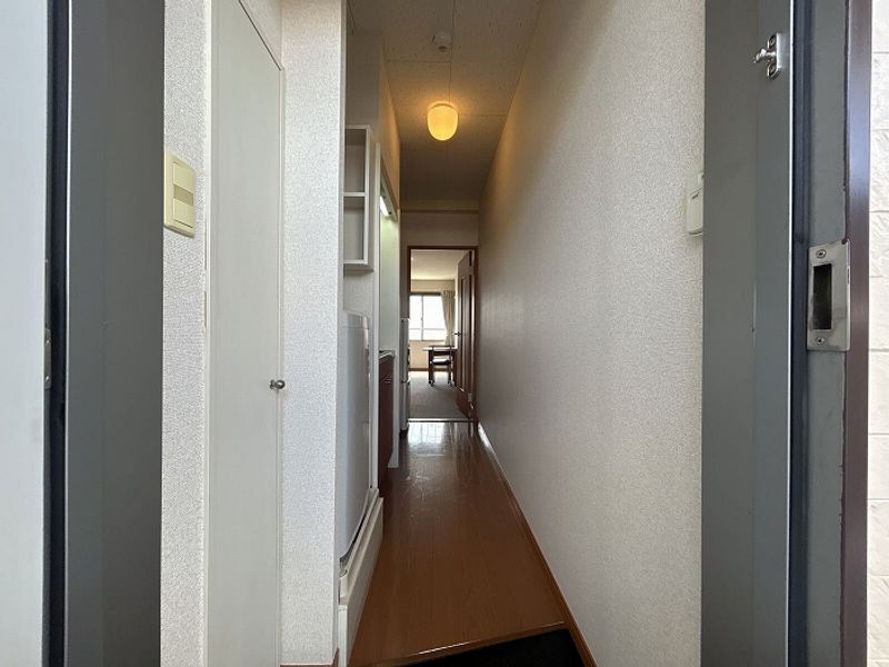 レオパレスピュアタウン 玄関