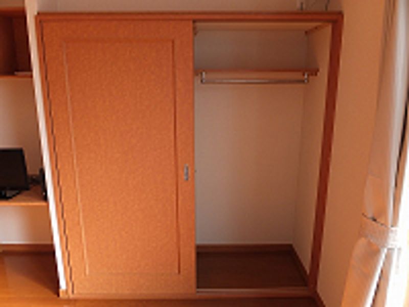 レオパレスナンキハイムⅡ 収納