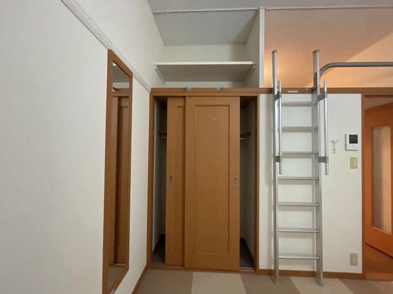レオパレス谷万成 収納