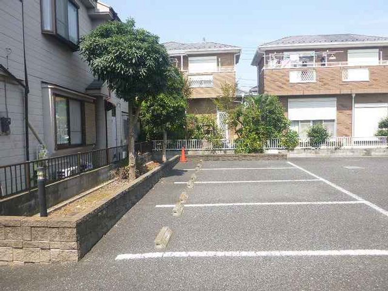 レオパレス人形 駐車場