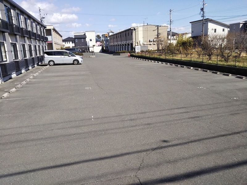 レオパレスベルタＣ 駐車場
