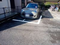 レオパレスメゾン鵠沼 駐車場