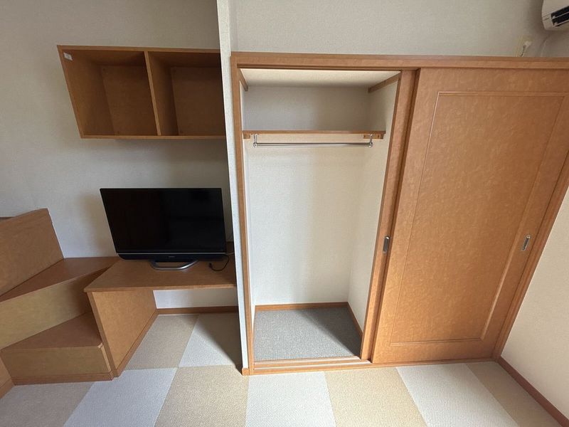 レオパレスハナミズキ仁戸名 収納