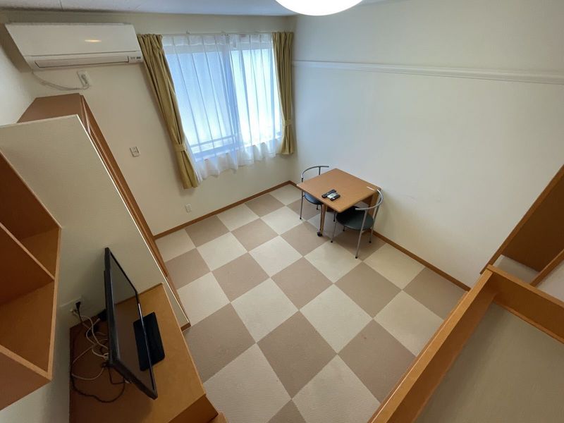 レオパレスうめ　Ⅱ 居間