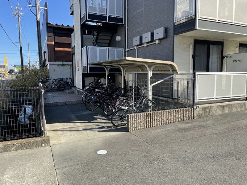 レオパレス泉 エントランス