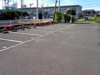 レオパレスエスポワール河内 駐車場