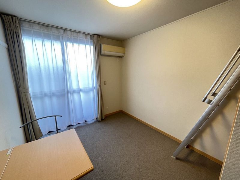 レオパレスメゾンドＭ　Ⅱ 居間