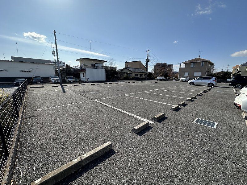 レオパレスシフォン 駐車場