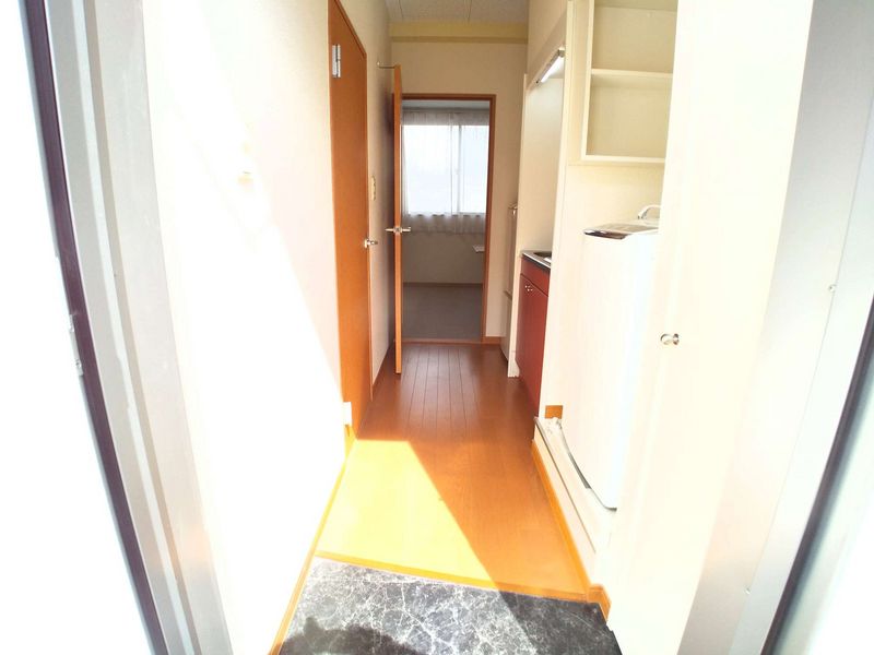 レオパレスブリッサ北花田 玄関