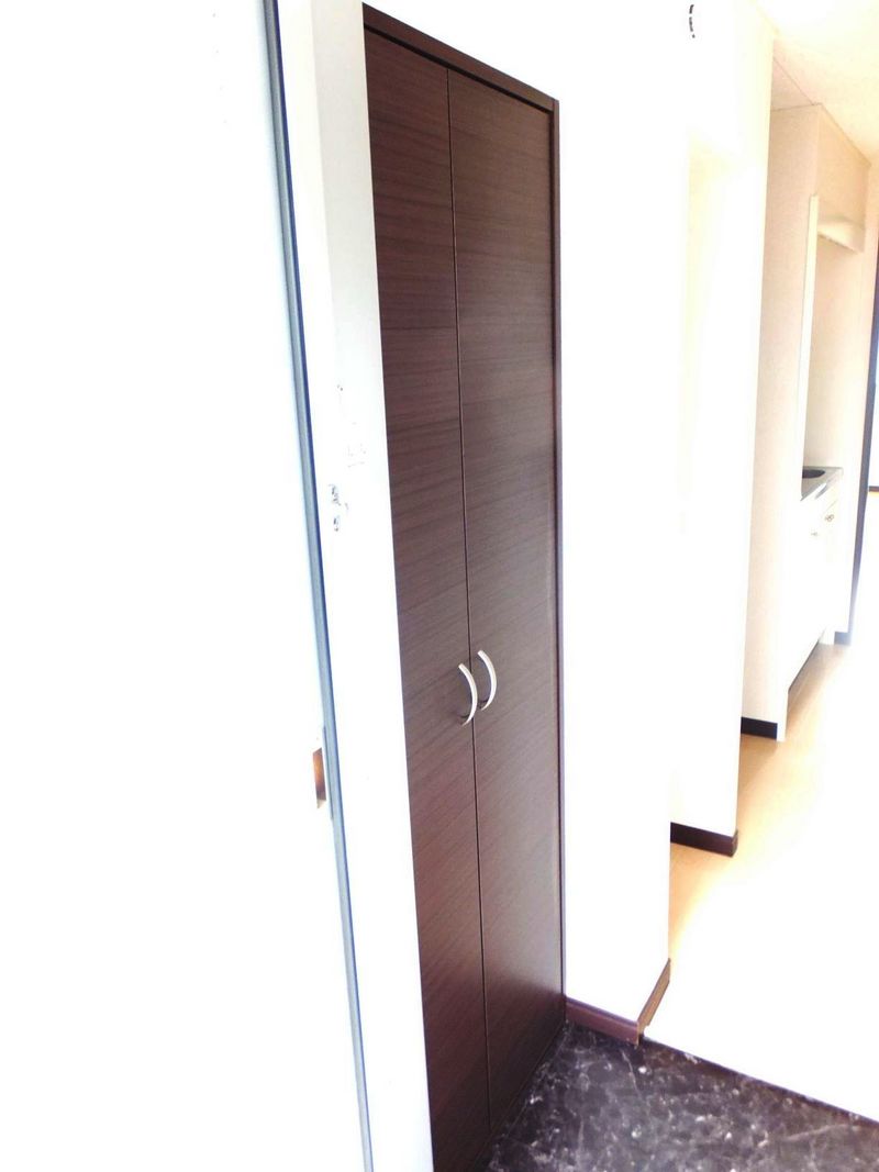 レオネクストブーケ 玄関