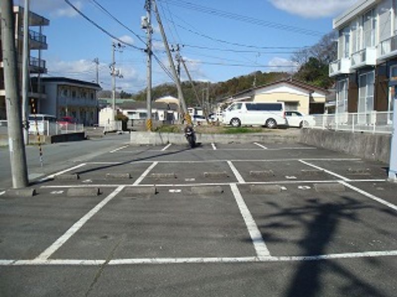 レオパレスＧＲＥＥＮ 駐車場