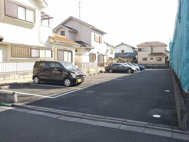 レオパレス水際邸 駐車場