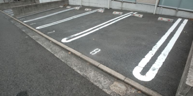 レオネクスト椎の木 駐車場