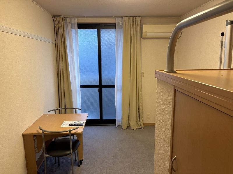 レオパレスさざんか 居間