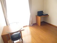 レオパレスユウ＆アイ 居間
