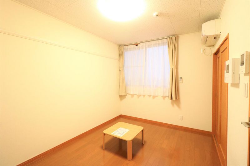 レオパレスバンブー雅 居間