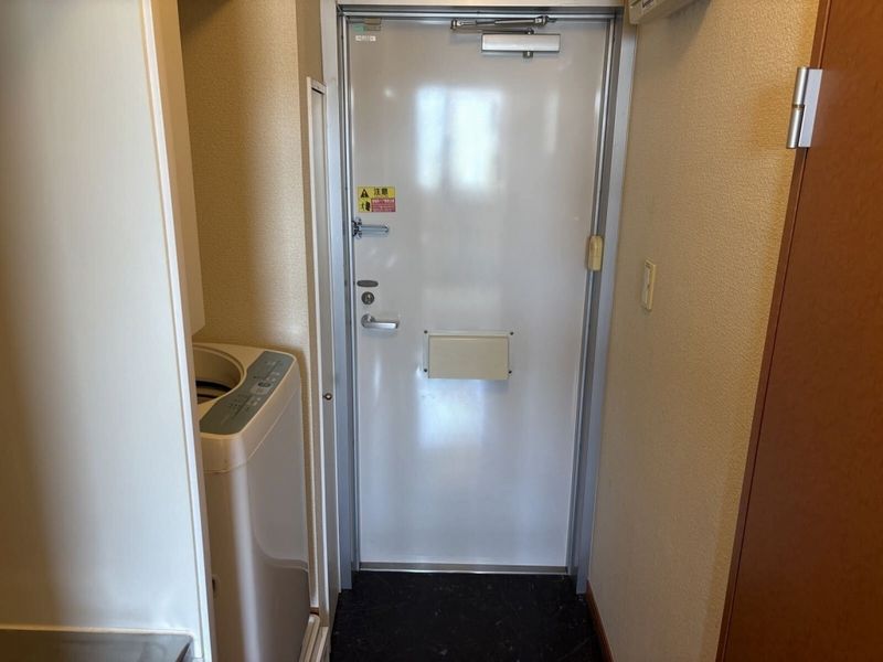 レオパレスＳＵＮＲＯＯＭ 玄関