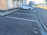 レオパレスアクティブ 駐車場