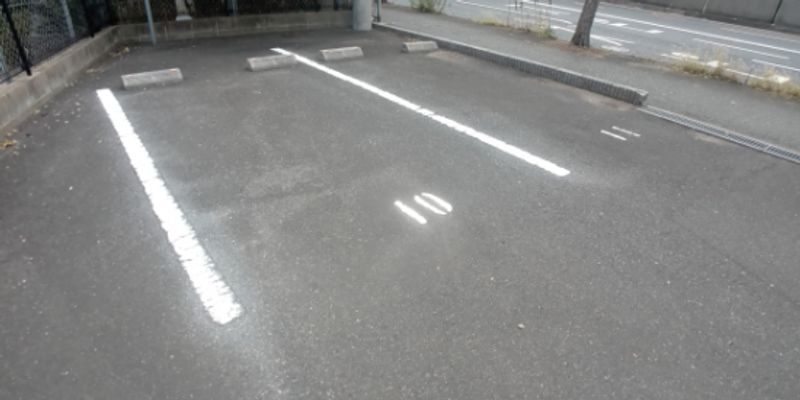 レオパレスエクレールＫ　若松 駐車場