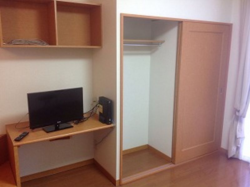 レオパレスコンフォール　メゾン 収納