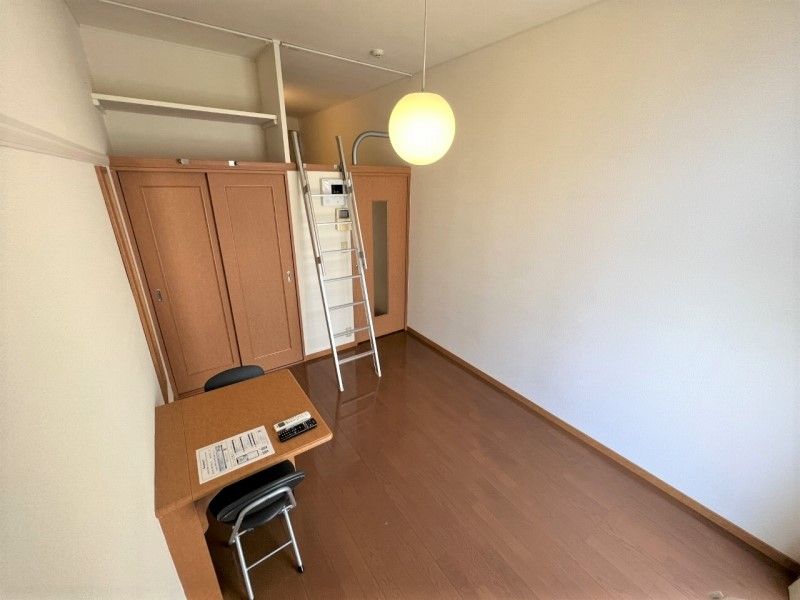 レオパレスセゾン 居間