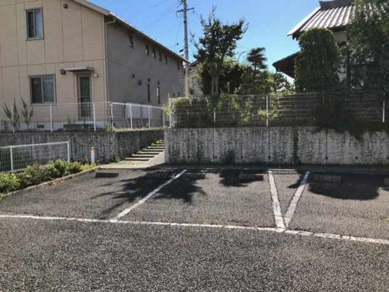 レオパレスＷｉｓｈ 駐車場