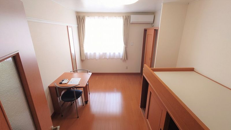 レオパレスミノフルール 居間