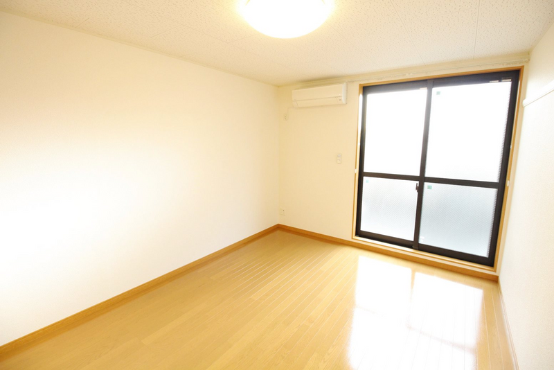 レオパレスブル瀬田 居間