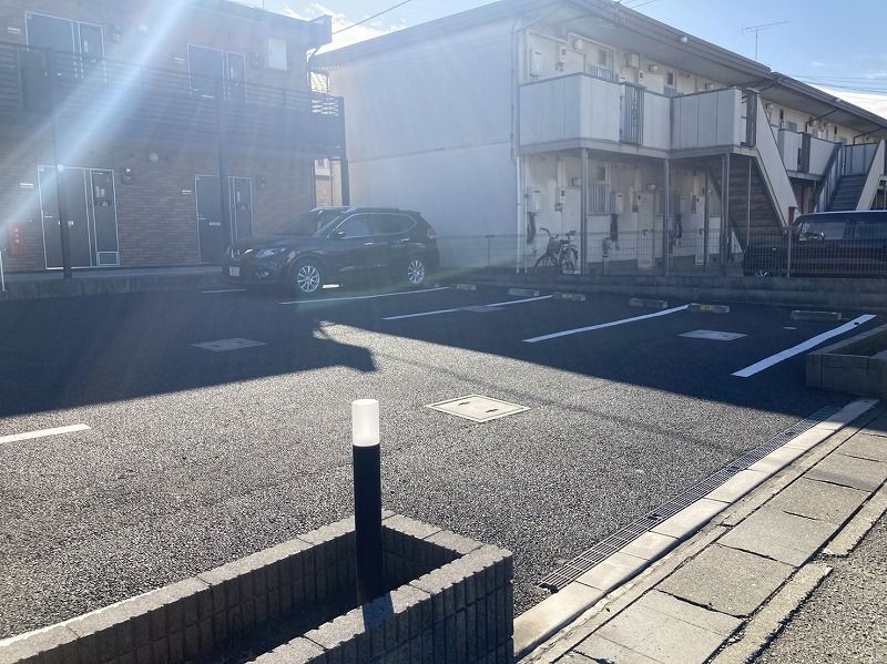 レオネクストグリーチネ 駐車場