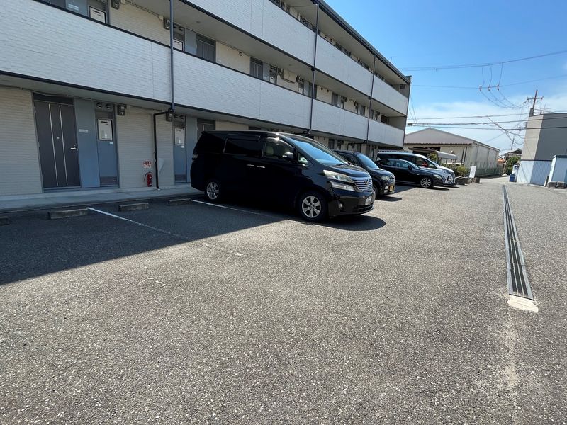 レオパレスＫＯＫＡＤＯ 駐車場