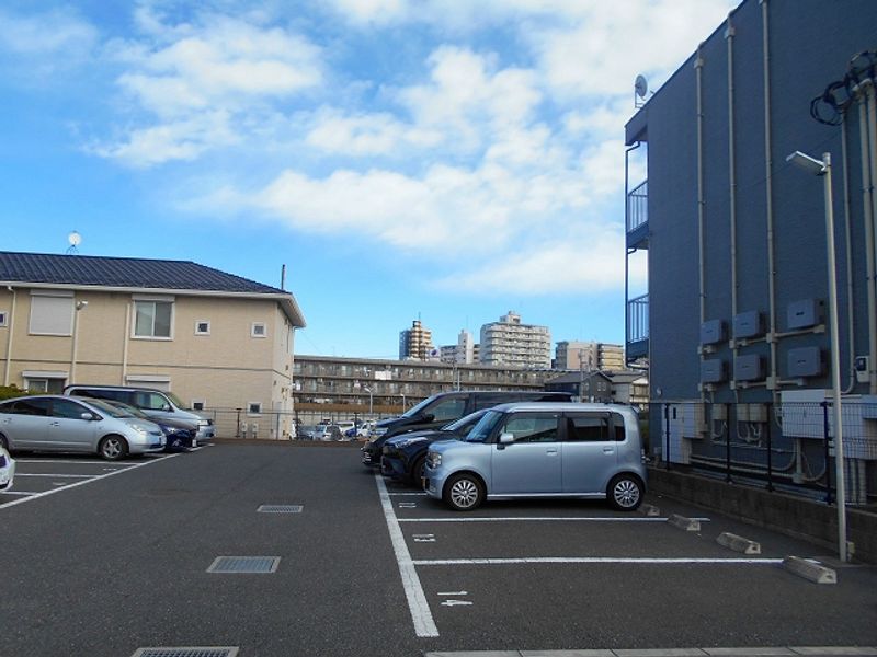 レオパレスクレストタウンＡ 駐車場