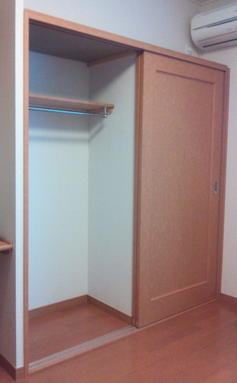 レオパレスさざなみ 収納