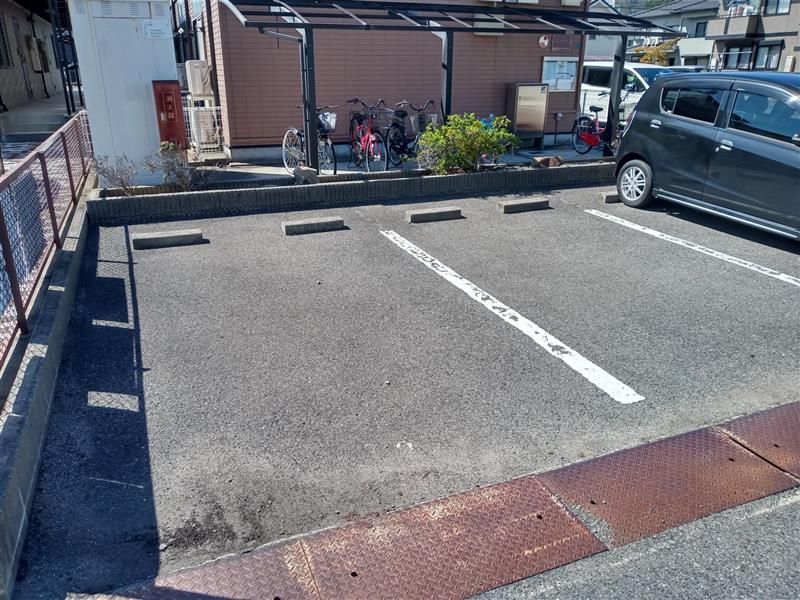 leopalace Houchi Dai2 停车场