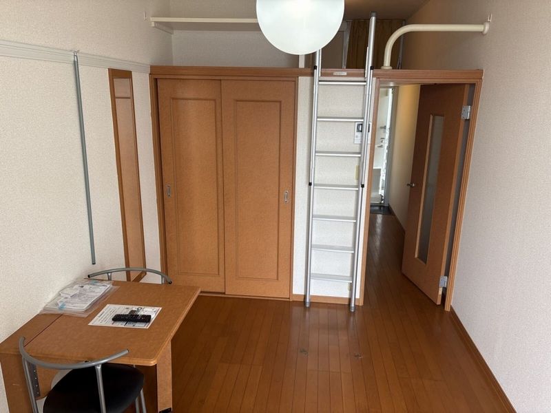 レオパレスヴァンセート 居間
