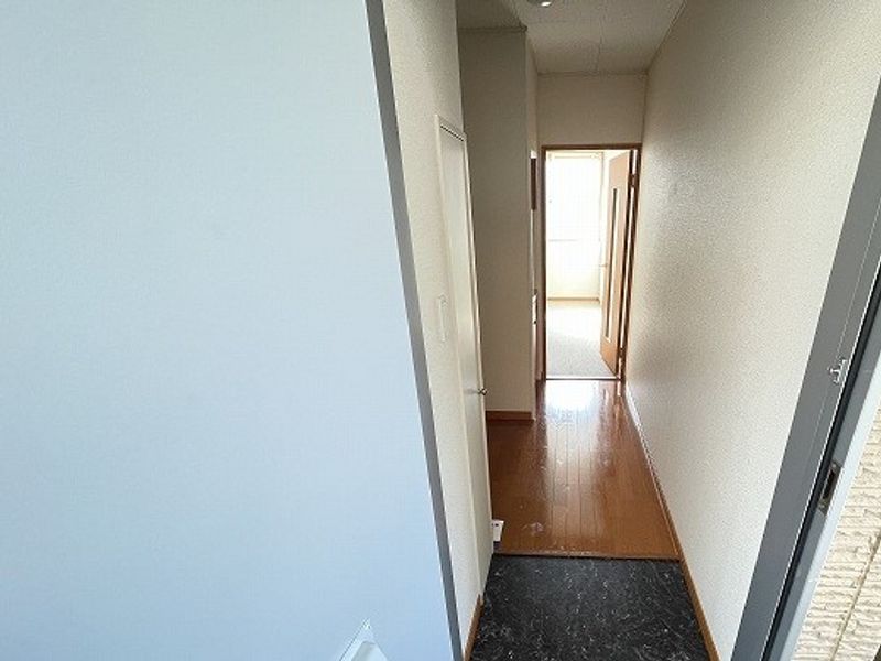 レオパレス蛍茶屋 玄関