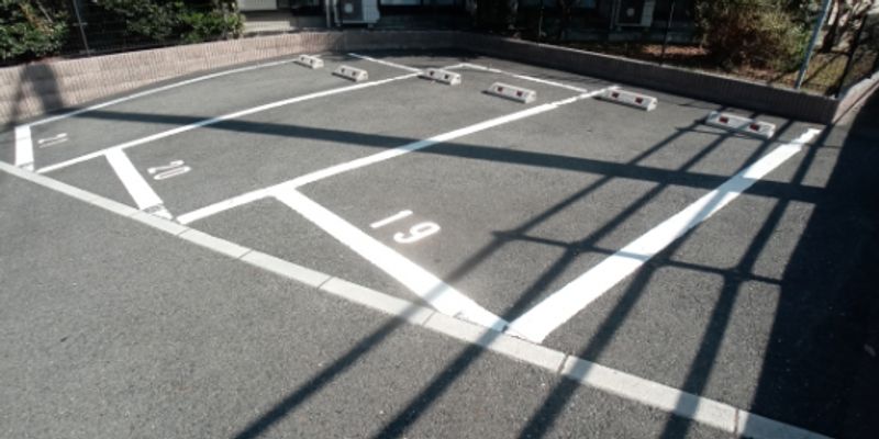 レオパレスサンシャインハイツ 駐車場