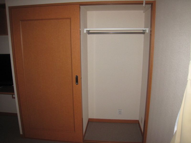 レオパレスＨＡＰＰＹ　平和 収納