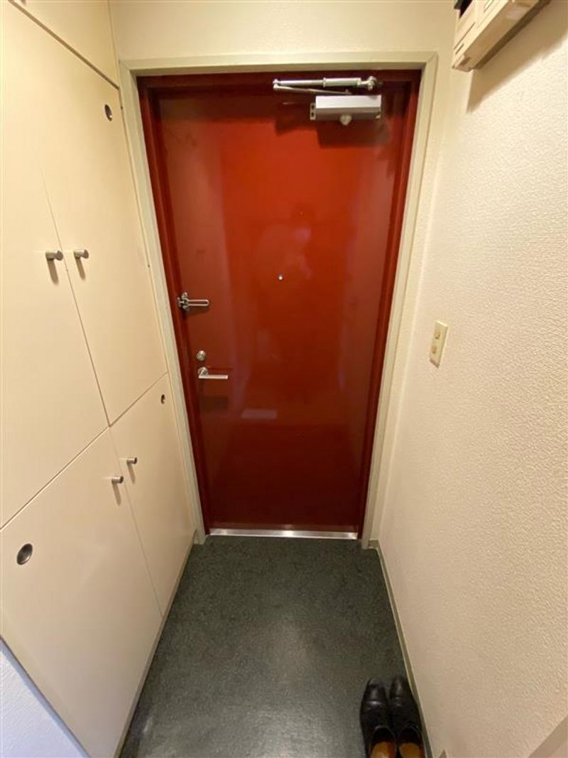 レオパレスグリーン 玄関