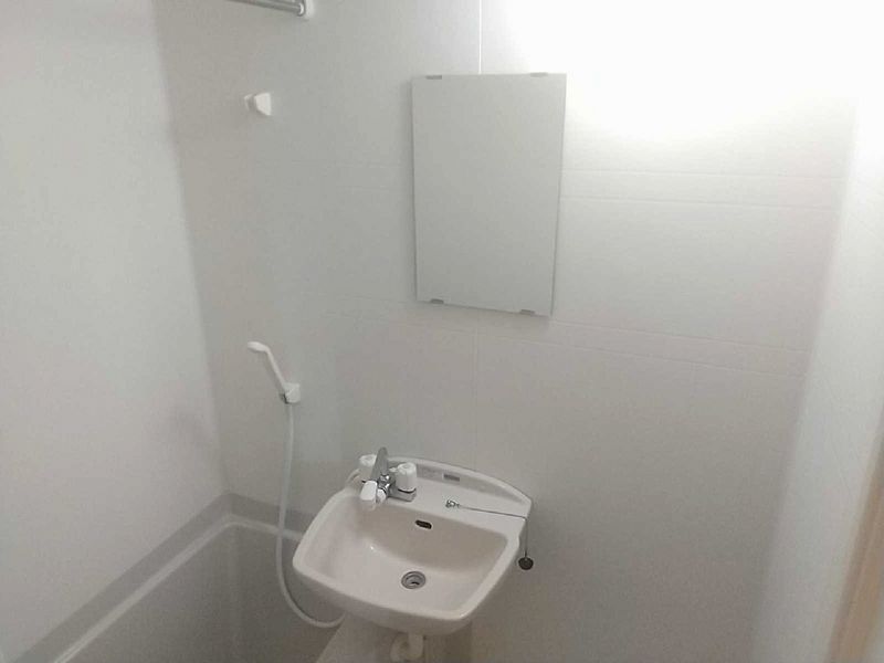 レオパレスシャトレー 洗面台