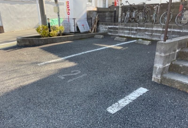 レオパレスレーブメルベーユⅡ 駐車場
