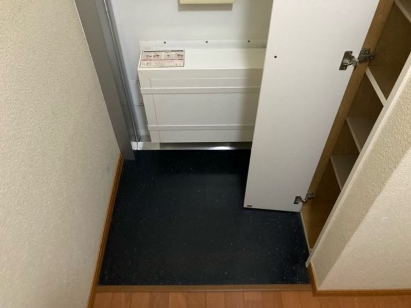 レオパレスエスポワール 玄関