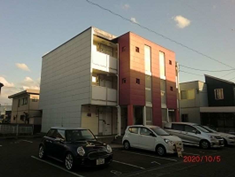 レオパレスラフィネ　丸山 外観