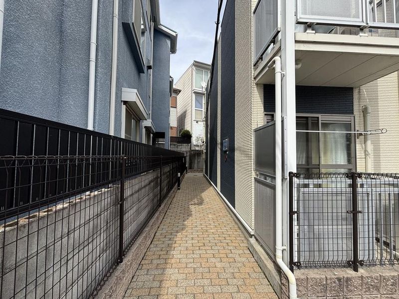 LEONEXT Sakura Godanzaka I Entrance