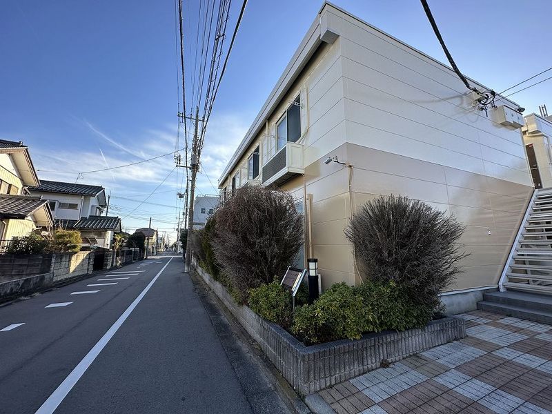 レオパレスノイエブルク 外観