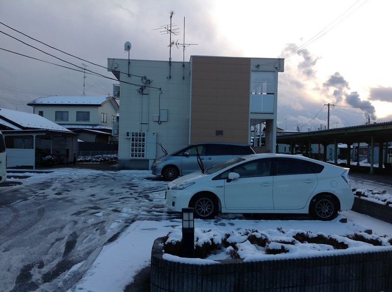 レオパレスポプラ 駐車場