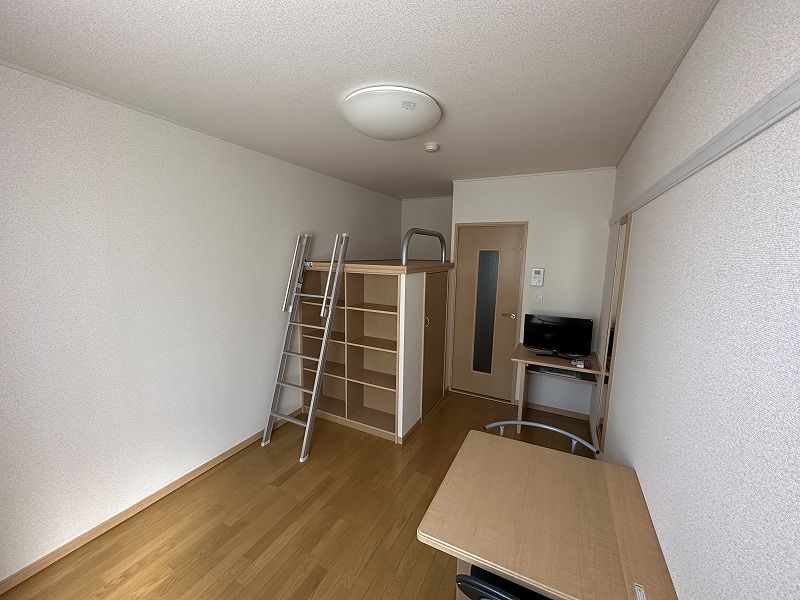 レオパレスｉハウス 寝室