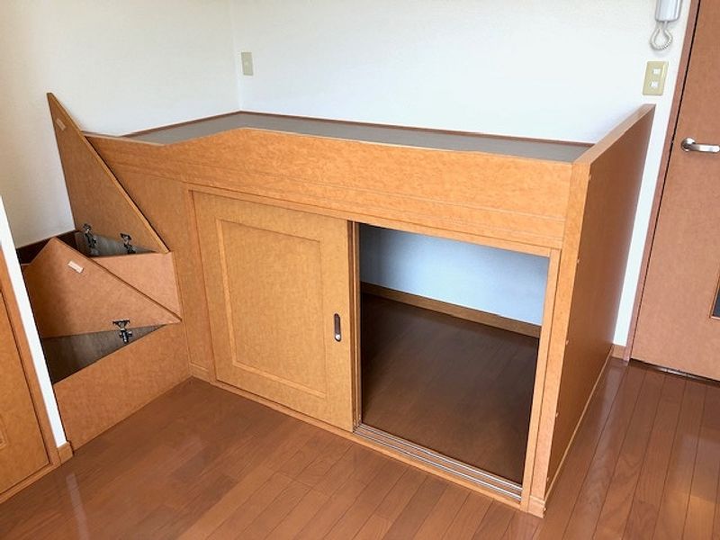 レオパレス城南 収納