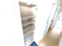 レオパレスアクセス登戸 玄関