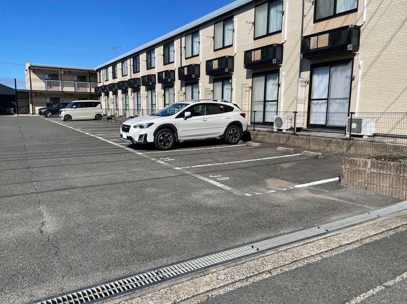 leopalace CO OASIS 주차장